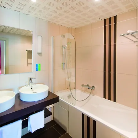 Bleues Balmoral 3* מנטון