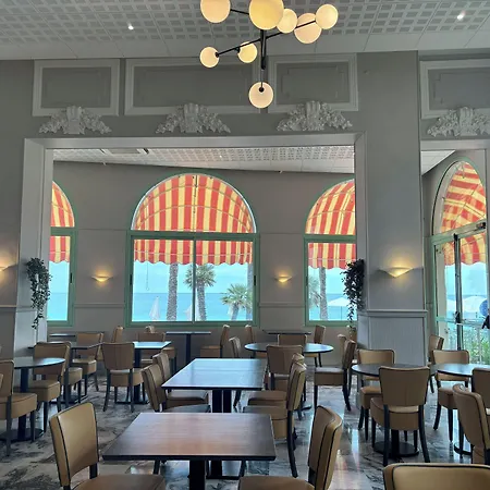 Bleues Balmoral מנטון