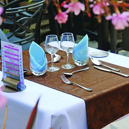 Bleues Balmoral מלון מנטון