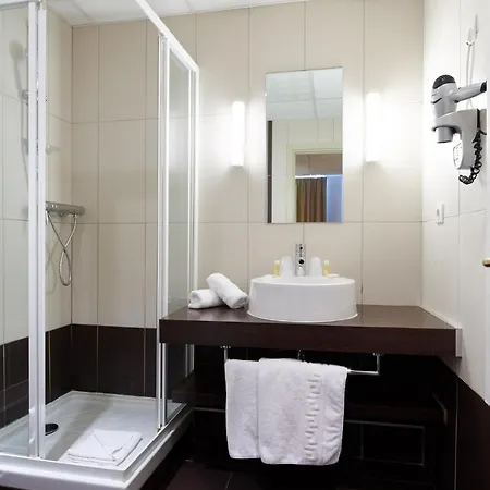 Bleues Balmoral Готель 3*