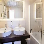 Bleues Balmoral מלון 3*