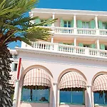Bleues Balmoral 3* מנטון