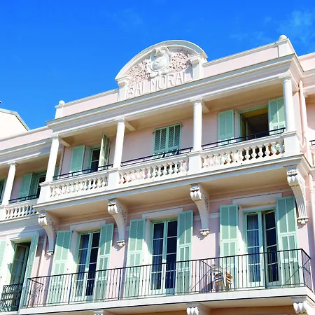 Bleues Balmoral Hotel 3*