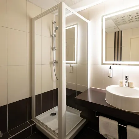 Bleues Balmoral Hotel 3*