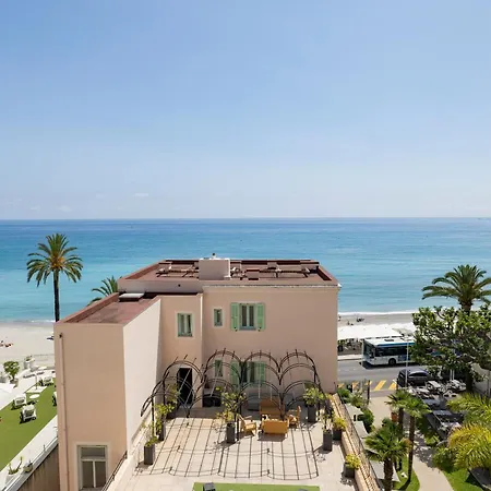 Hotel Bleues Balmoral 3*