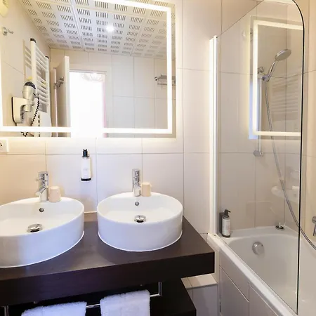 Bleues Balmoral Hotel 3*