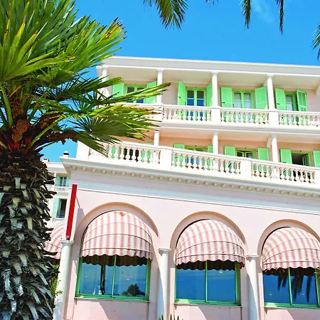 Bleues Balmoral 호텔 3*