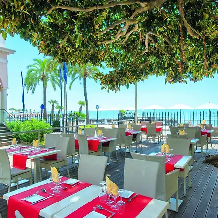 Bleues Balmoral 호텔 3*