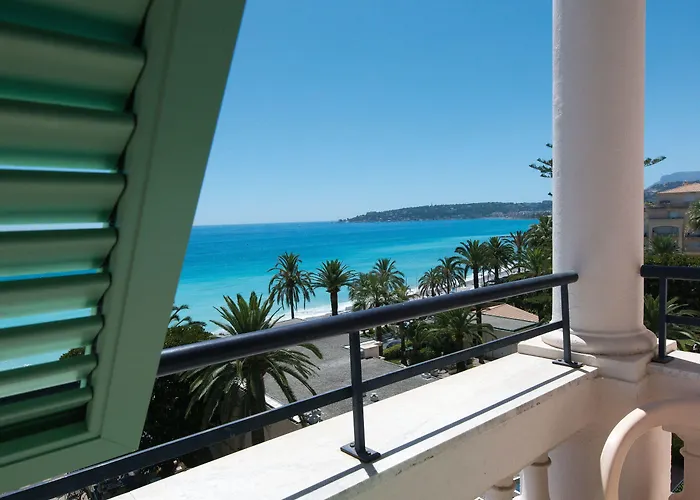 Bleues Balmoral Hotel 3*