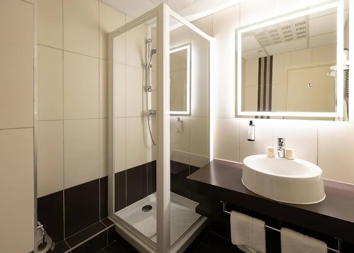 Bleues Balmoral Otel 3*