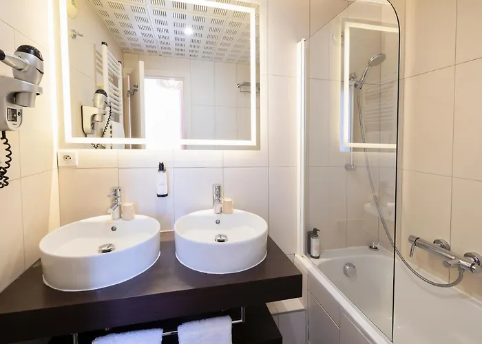 Bleues Balmoral Szálloda 3*