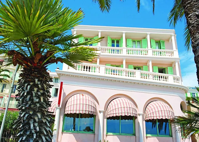 Bleues Balmoral Hotel 3*