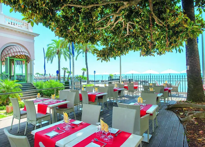 Bleues Balmoral Hotel 3*